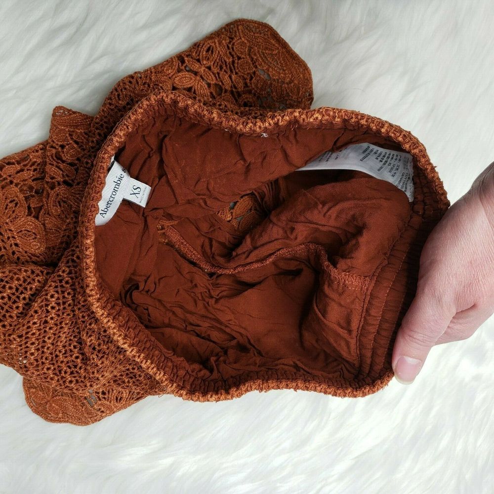 ABERCROMBIE & FITCH Rust Crochet High Rise Shorts - Picture 3 of 9